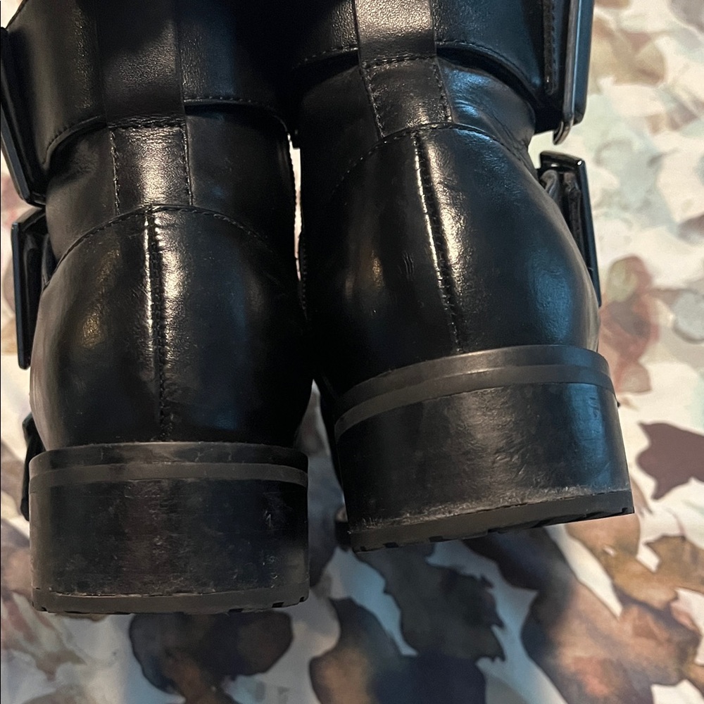Blondo size 7 Black Ankle Boots with Buckle Straps - Picture 5 of 9